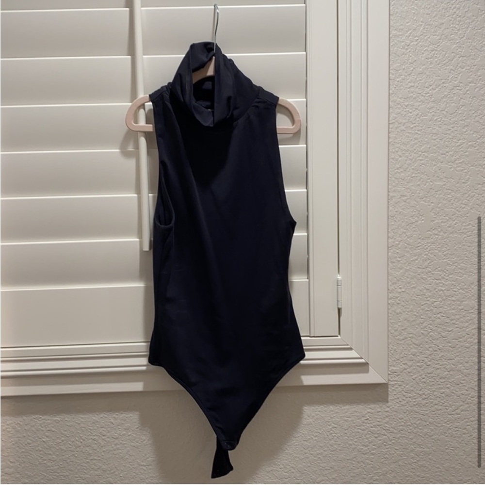 Aritzia Barton contour turtleneck bodysuit